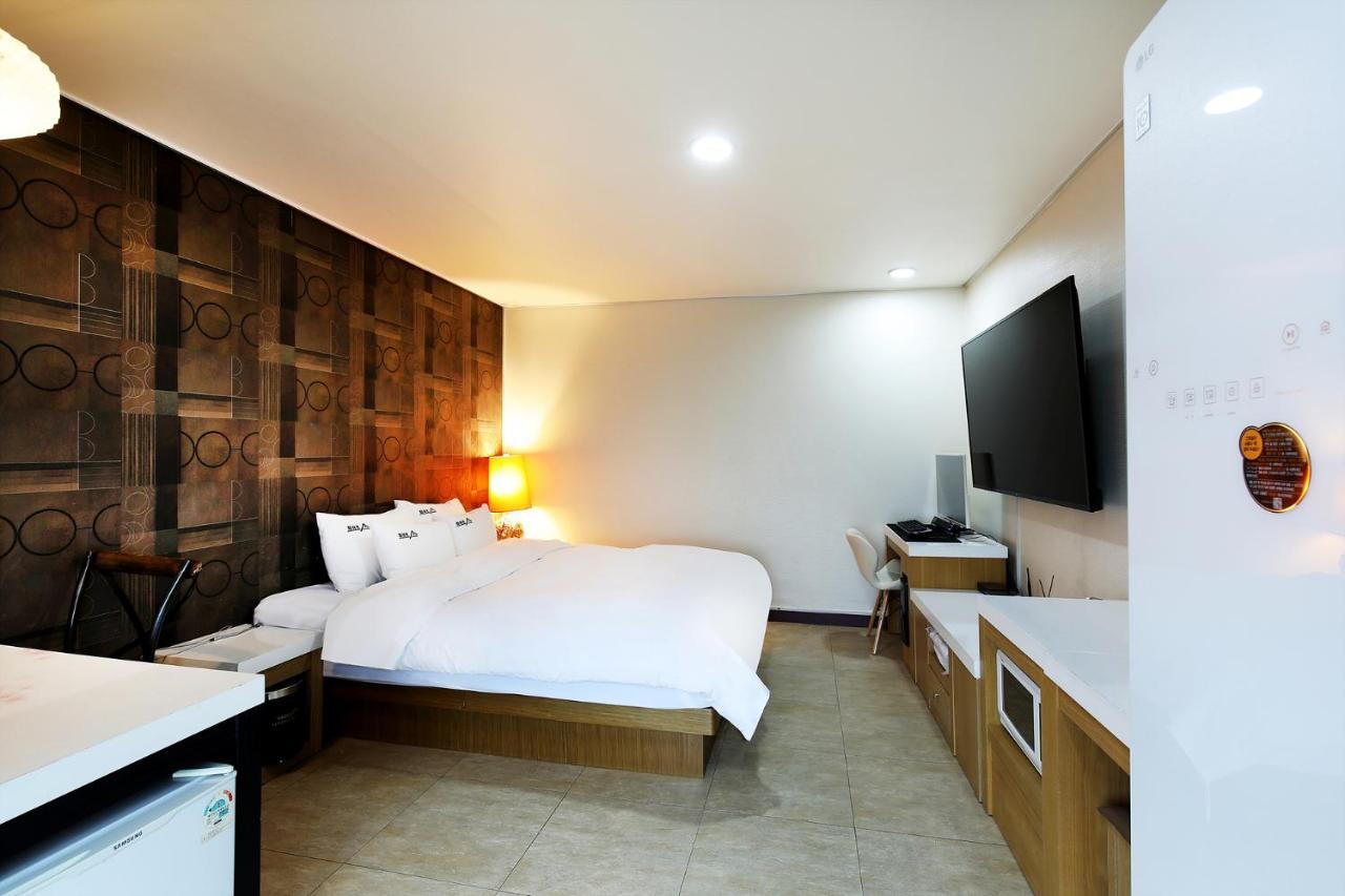 White Tourist Hotel Jeonju Dış mekan fotoğraf
