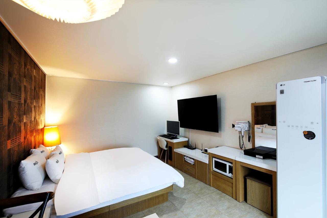 White Tourist Hotel Jeonju Dış mekan fotoğraf