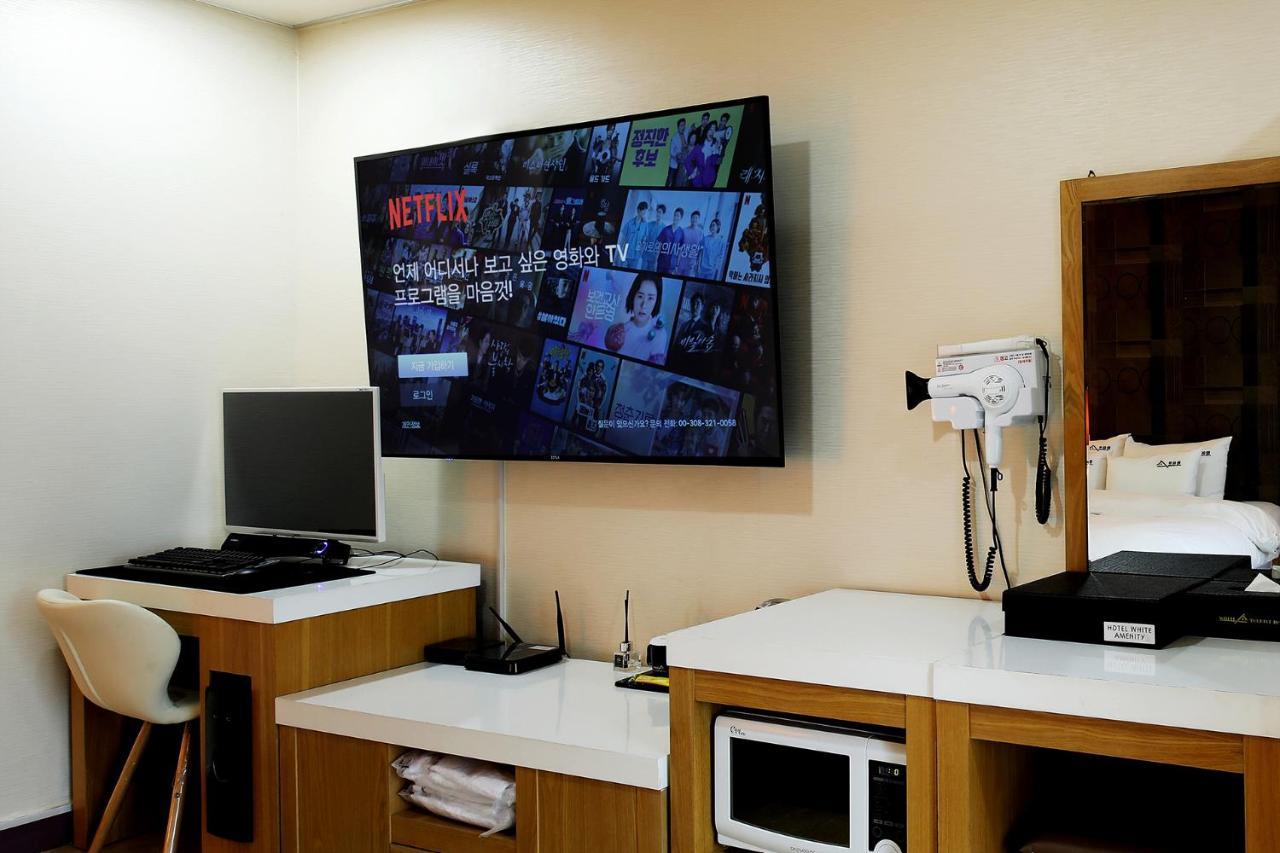 White Tourist Hotel Jeonju Dış mekan fotoğraf