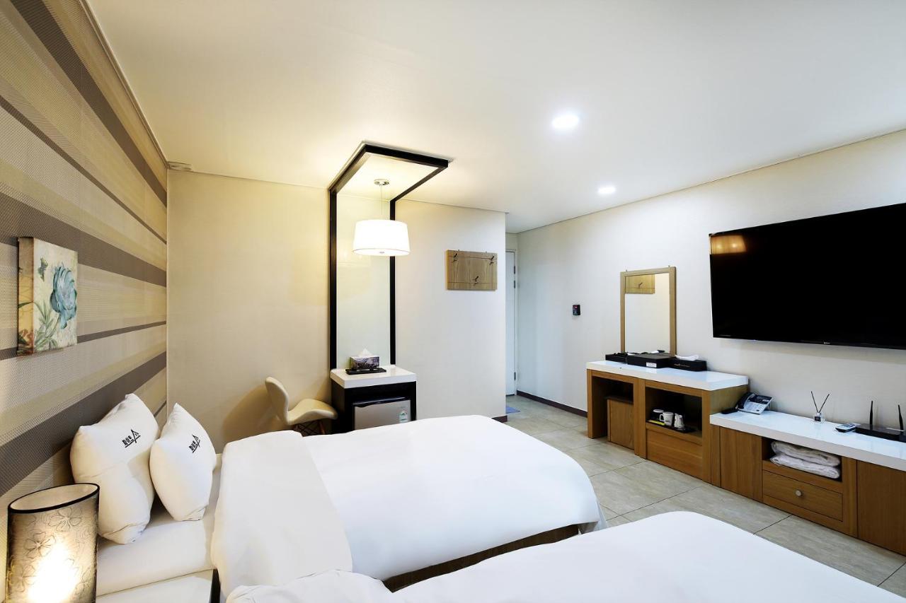 White Tourist Hotel Jeonju Dış mekan fotoğraf