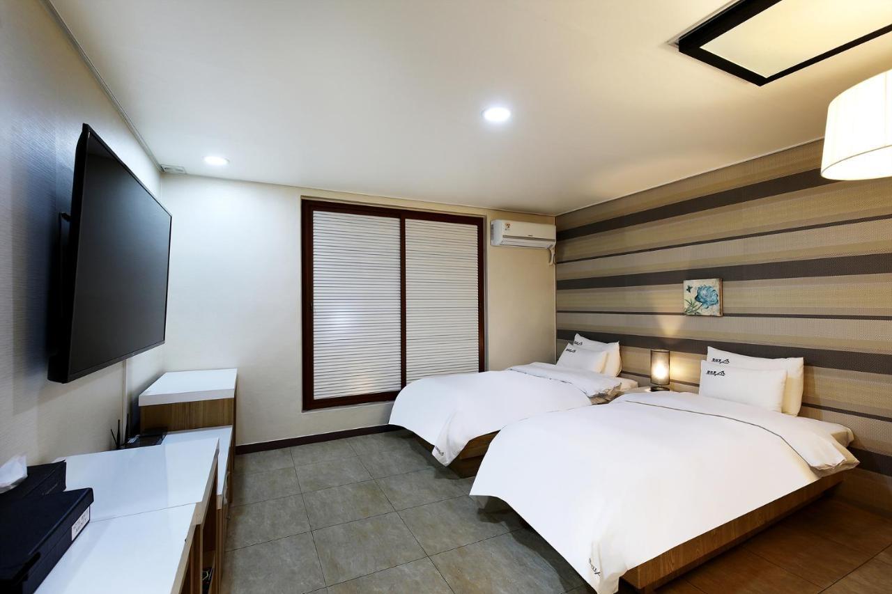 White Tourist Hotel Jeonju Dış mekan fotoğraf