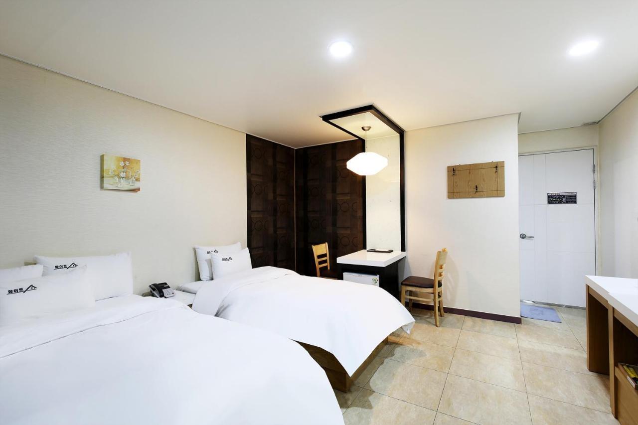 White Tourist Hotel Jeonju Dış mekan fotoğraf