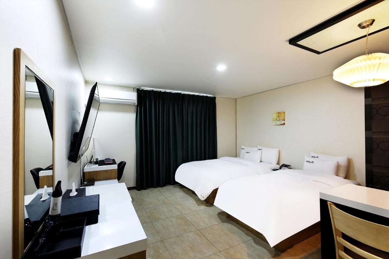 White Tourist Hotel Jeonju Dış mekan fotoğraf