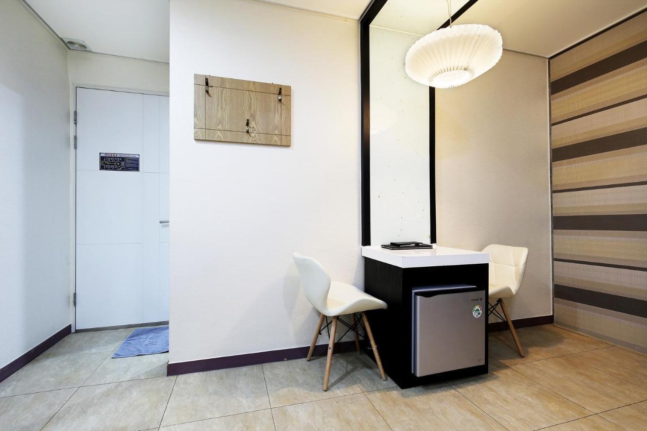 White Tourist Hotel Jeonju Dış mekan fotoğraf