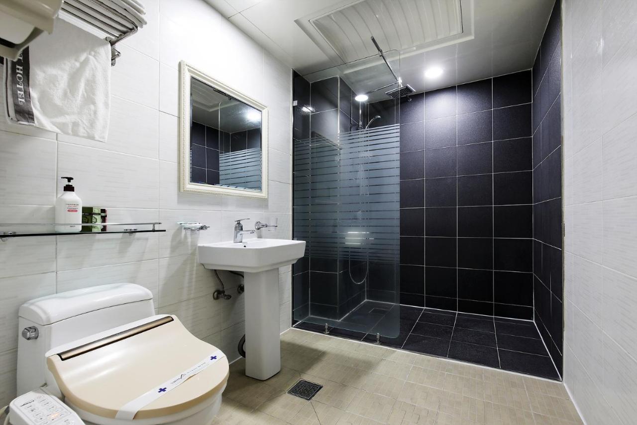 White Tourist Hotel Jeonju Dış mekan fotoğraf