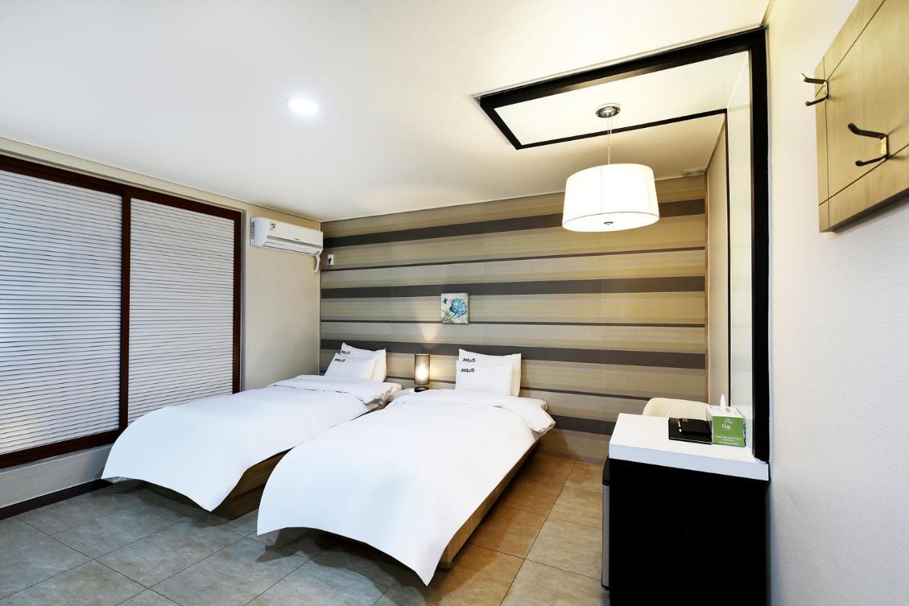 White Tourist Hotel Jeonju Dış mekan fotoğraf