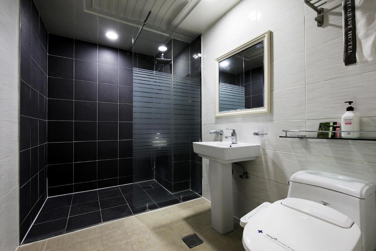 White Tourist Hotel Jeonju Dış mekan fotoğraf
