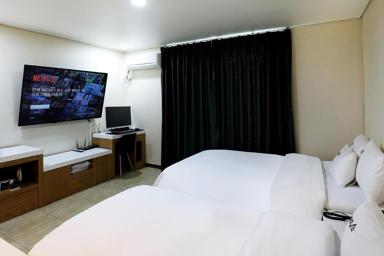 White Tourist Hotel Jeonju Dış mekan fotoğraf