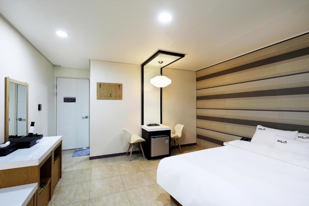 White Tourist Hotel Jeonju Dış mekan fotoğraf
