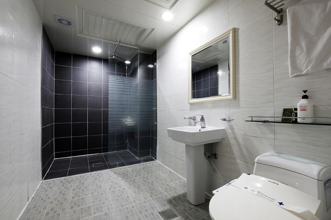 White Tourist Hotel Jeonju Dış mekan fotoğraf