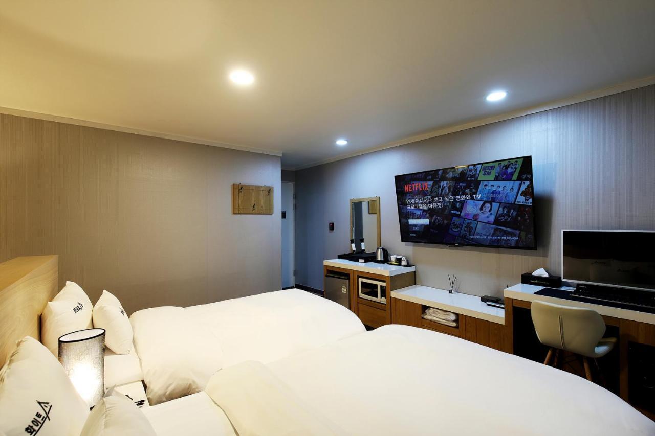 White Tourist Hotel Jeonju Dış mekan fotoğraf