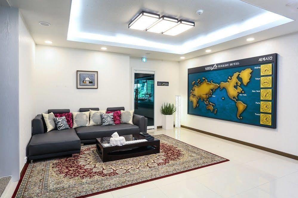 White Tourist Hotel Jeonju Dış mekan fotoğraf