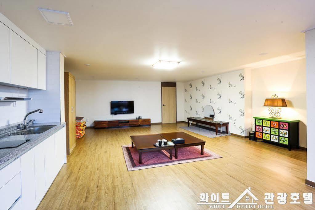 White Tourist Hotel Jeonju Dış mekan fotoğraf