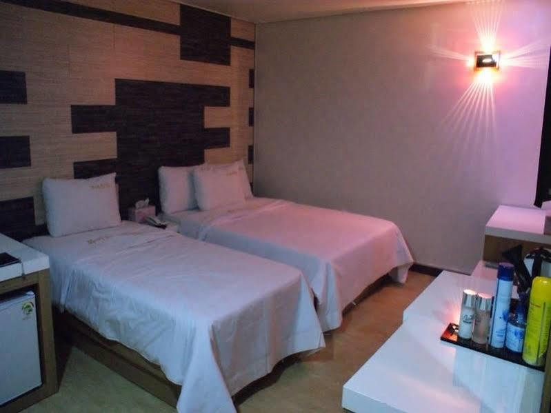 White Tourist Hotel Jeonju Dış mekan fotoğraf